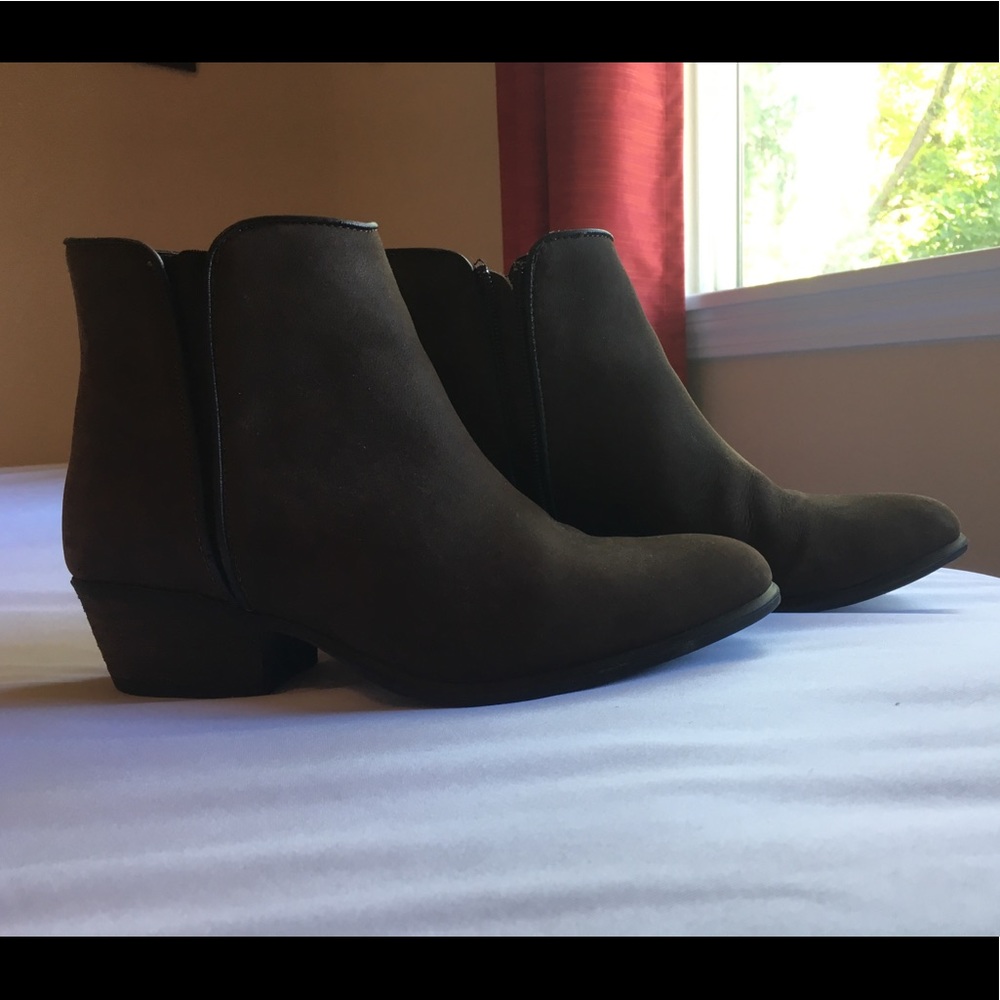 Steve Madden Nubuck Booties